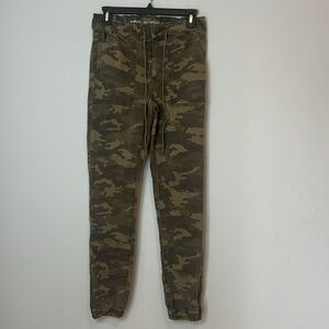 American Eagle Women’s High Waist Olive Green Camo Jogger Pants Size 6 Regular